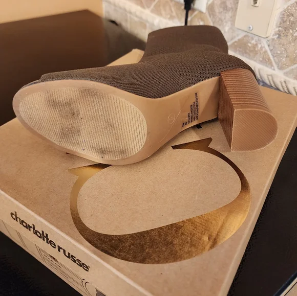 Boots - Picture 3 of 5